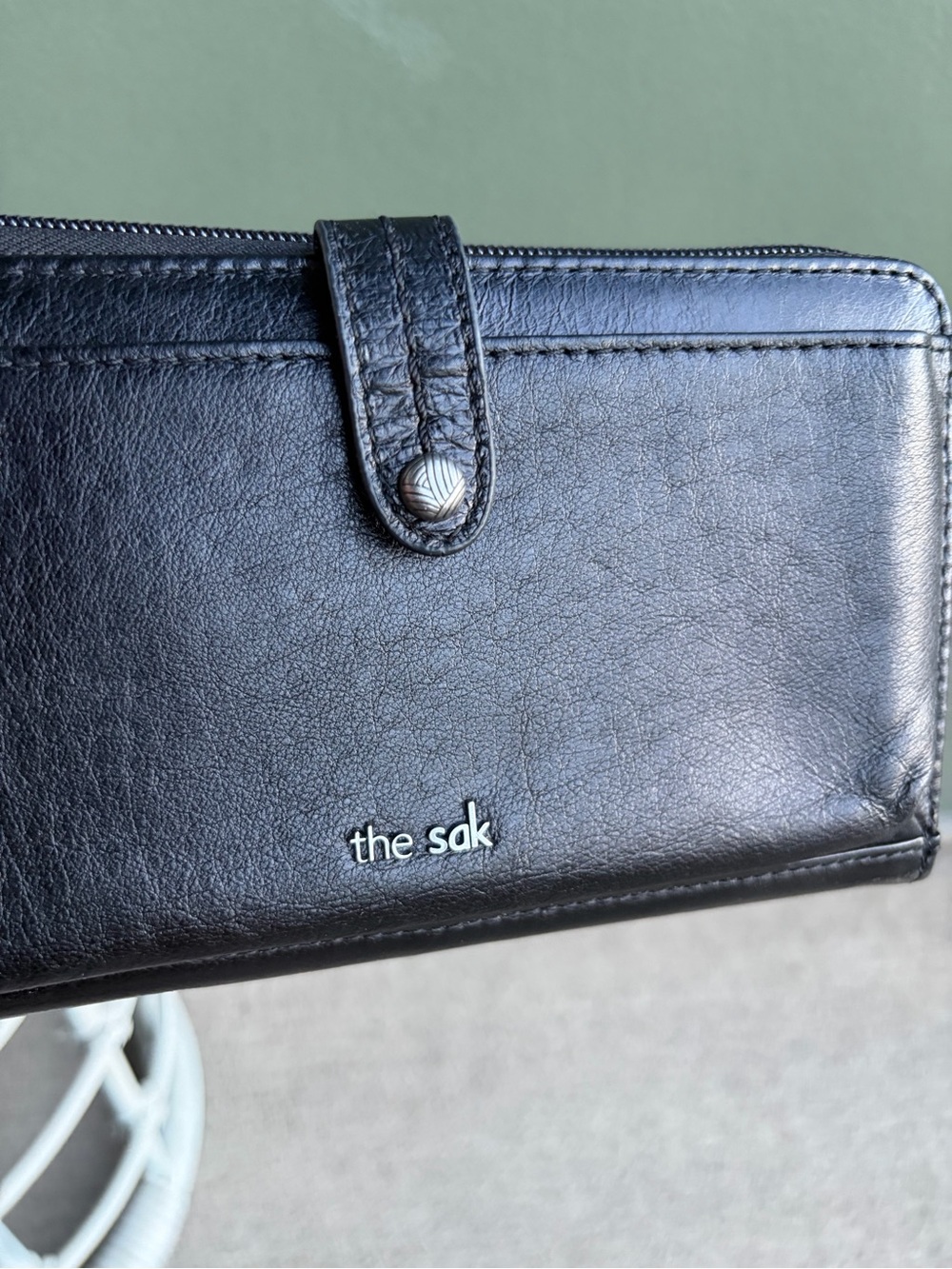 The Sak Black Leather Wristlet Crossbody Wallet Phone Pocket - Picture 2 of 13